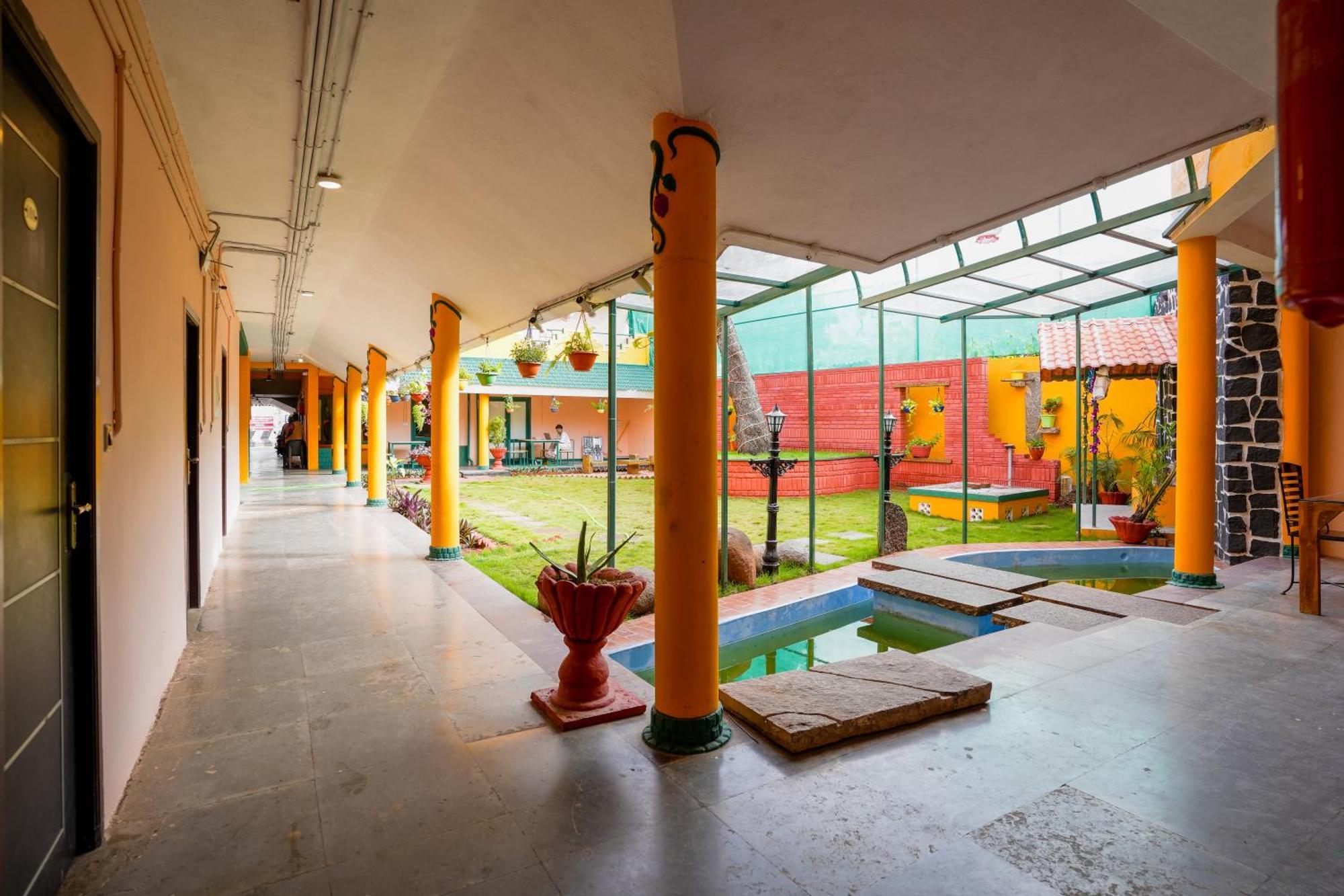 Hotel La Courtyard Pondicherry Esterno foto