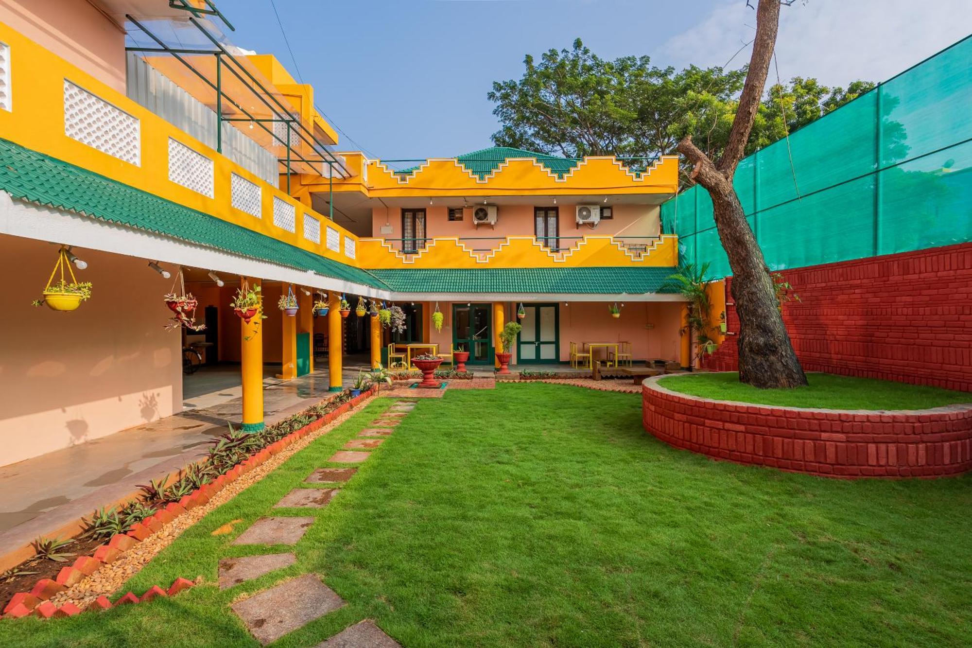Hotel La Courtyard Pondicherry Esterno foto